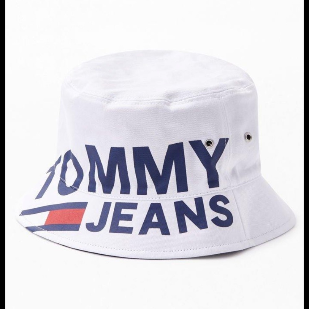 tommy hilfiger bucket hat